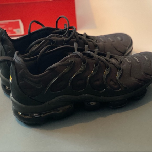 Nike Air Vapormax Plus - Picture 2 of 6